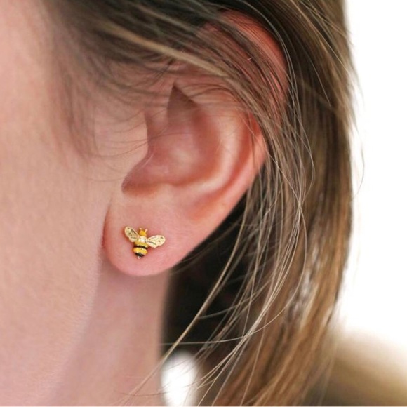 Bee and Daisy Asymmetrical earrings - Picture 2 of 5